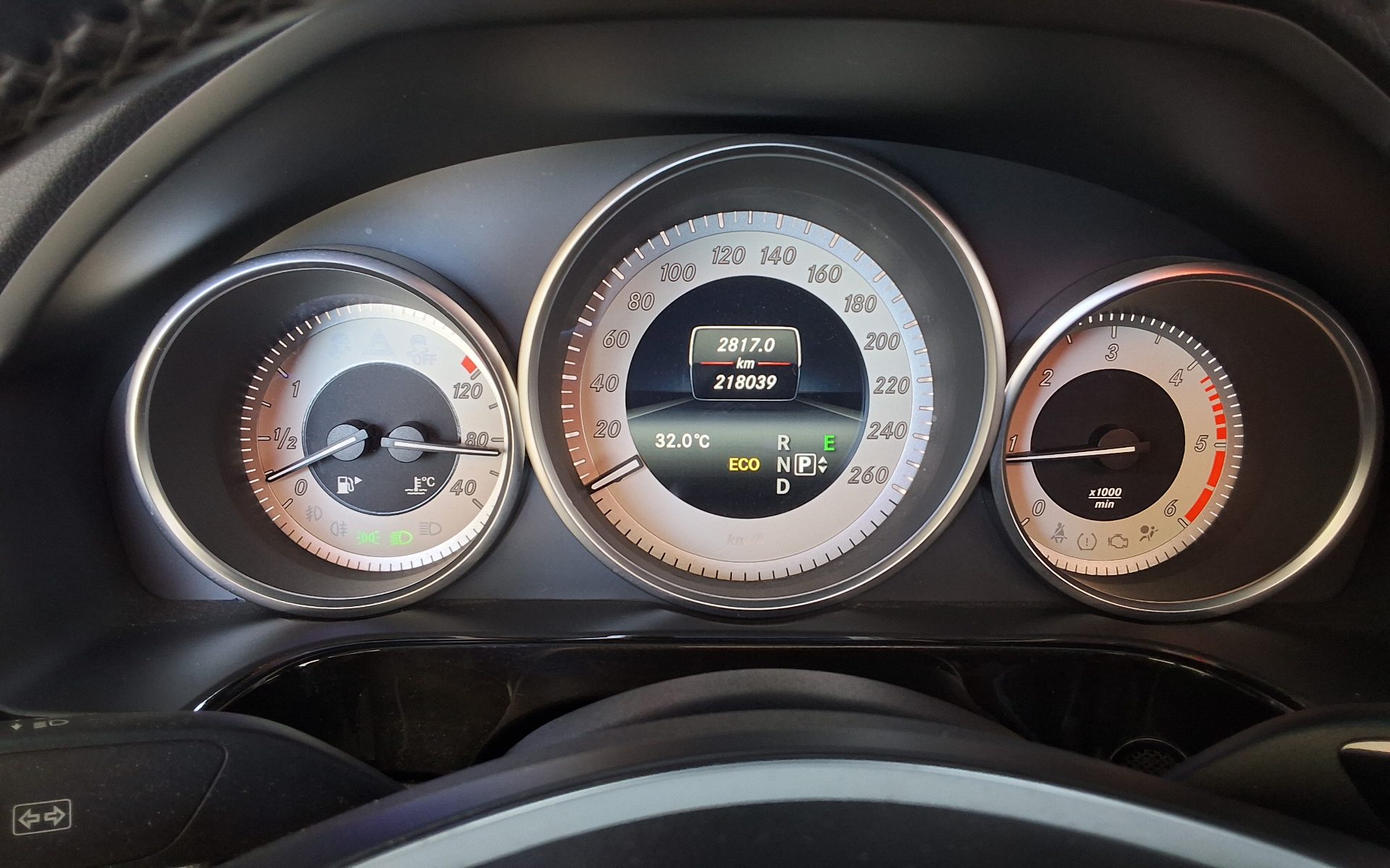 مرسيدس بنز E Class (4Th Gen) E220 Cdi Avantgarde 2014 E220