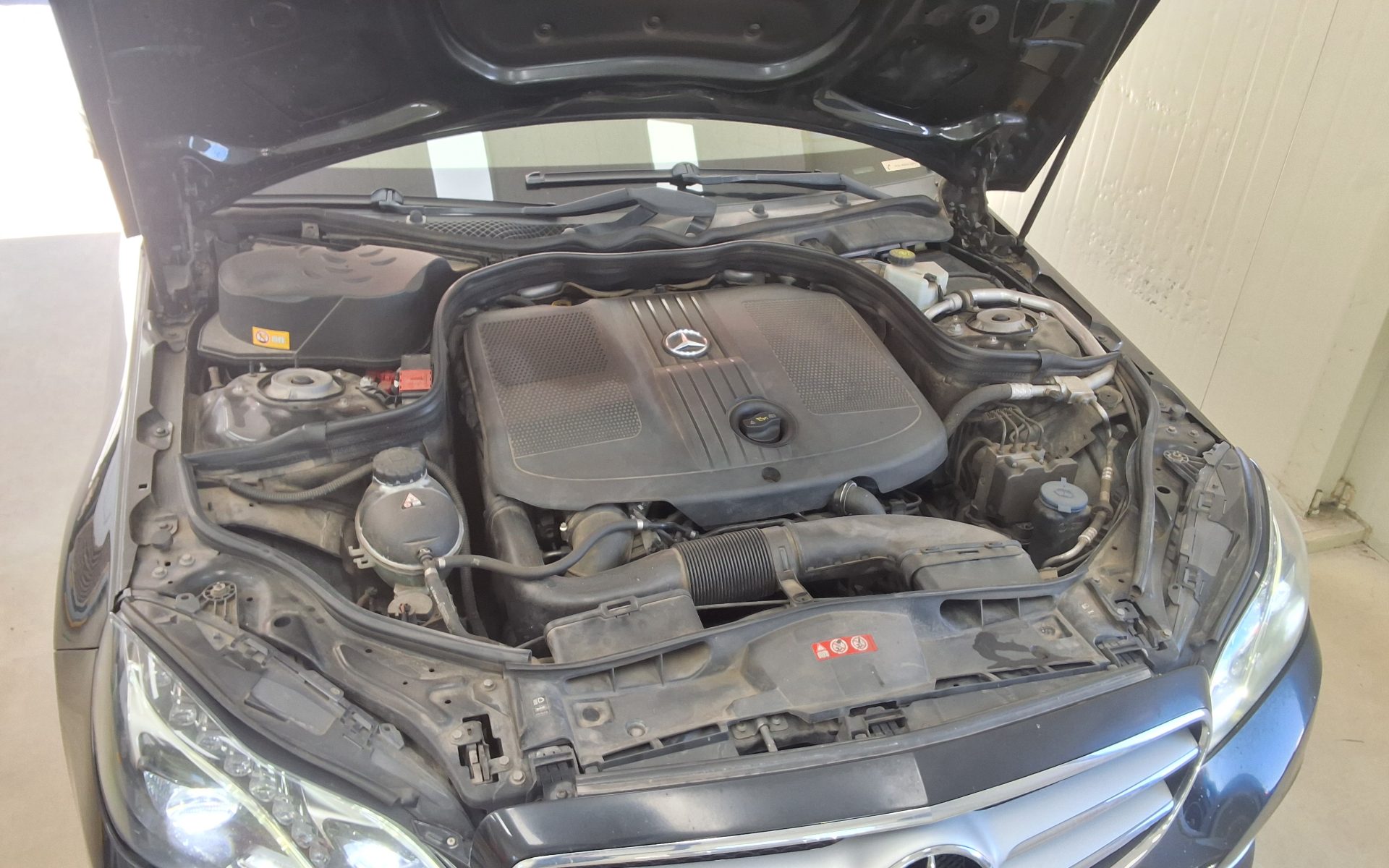 مرسيدس بنز E Class (4Th Gen) E220 Cdi Avantgarde 2014 E220