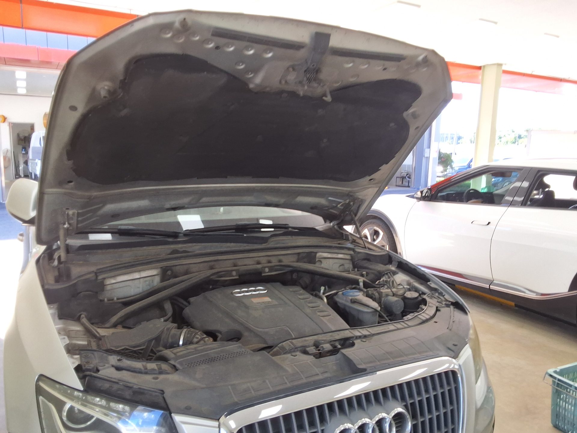 أودي كيو 5 2.0 TDI كواترو Dynamic 2011