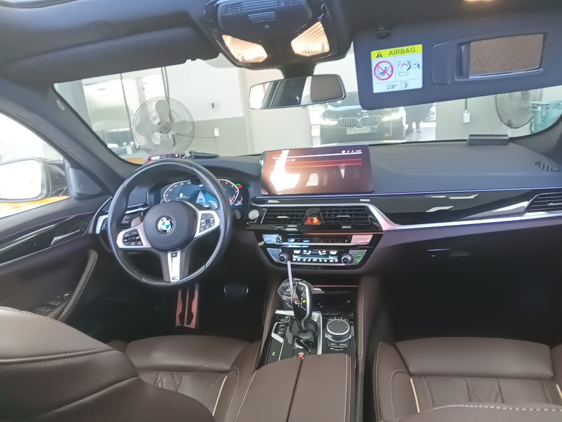 بي إم دبليو 5 Series (7Th Gen) 530I إكس درايف M Sport Pack 2022 SPORT