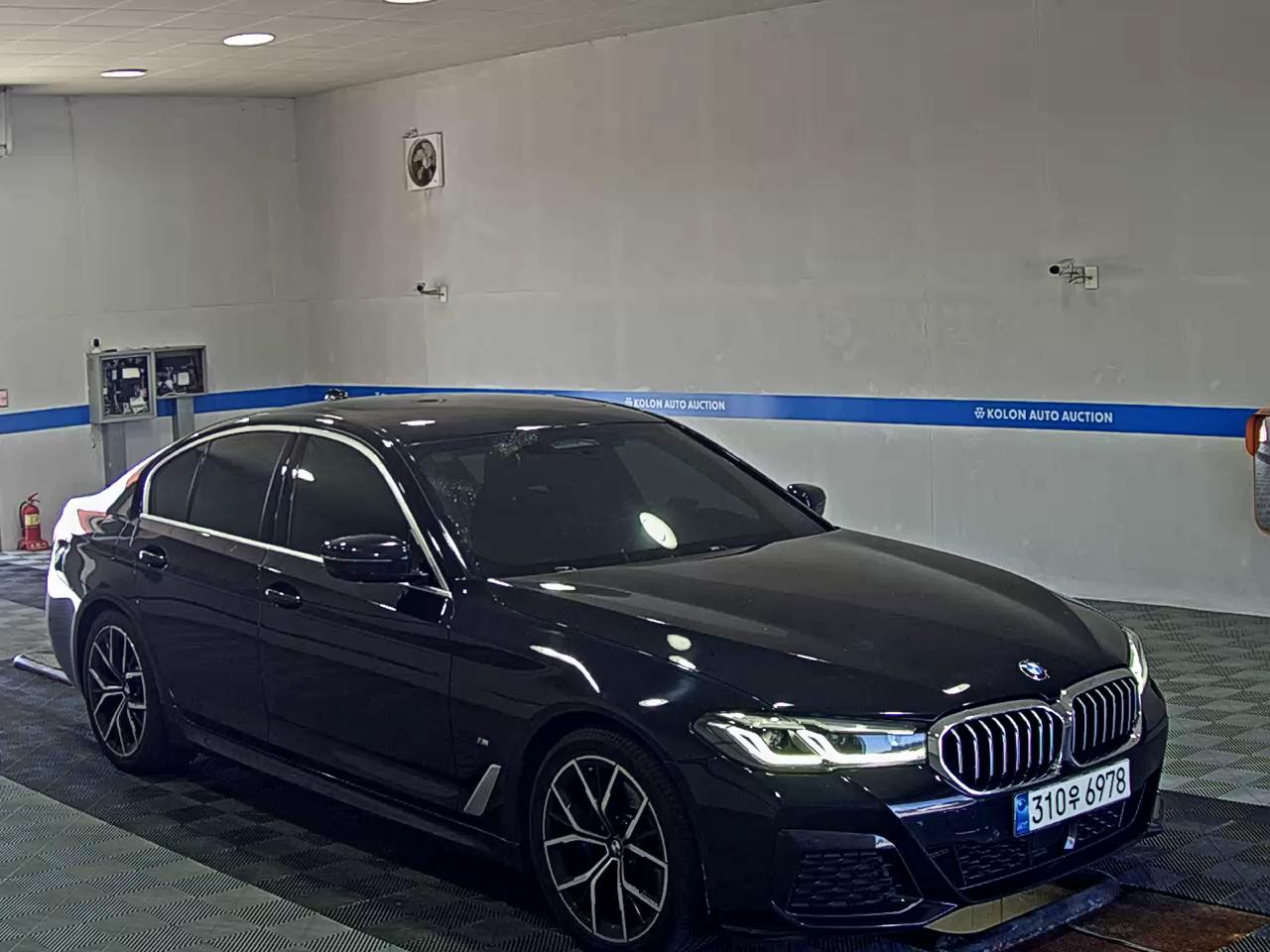 بي إم دبليو 5 Series (7Th Gen) 530I إكس درايف M Sport Pack 2022 SPORT