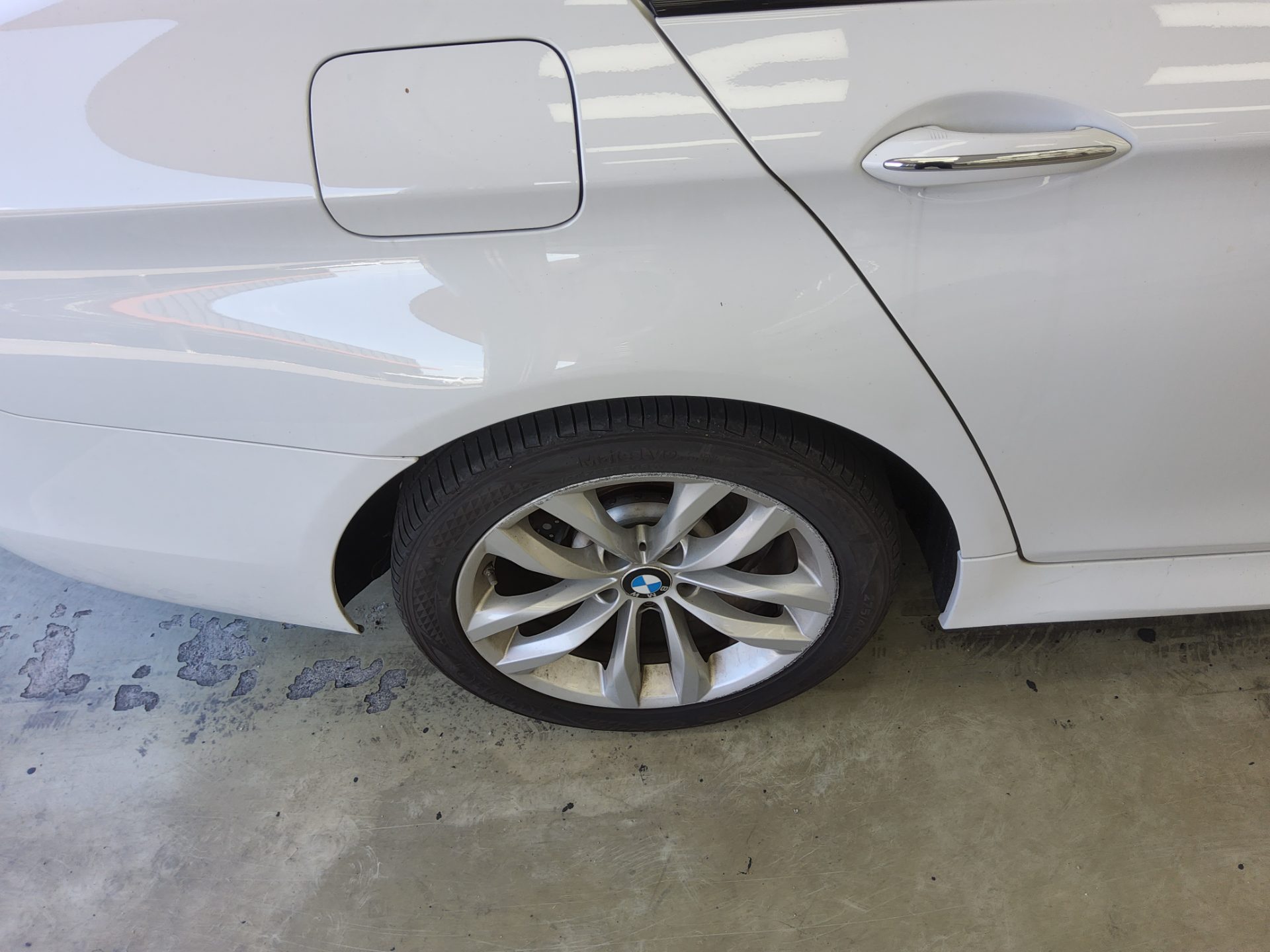 بي إم دبليو 5 Series (6Th Gen) 520D إكس درايف M Aerodynamic 2016 520d