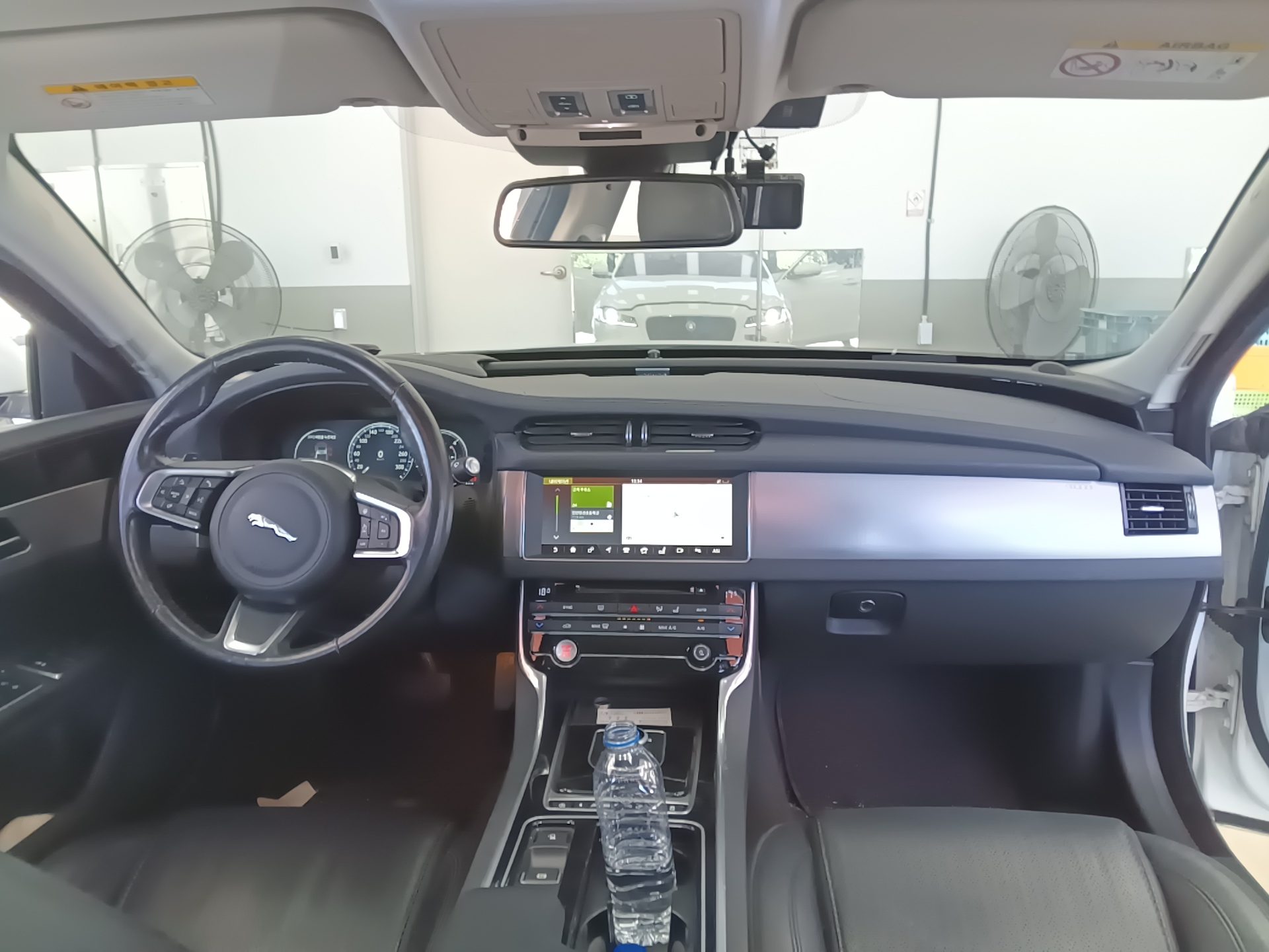 جاكوار Xf (2Nd Gen) 2.0 20D دفع كلي بريستيج 2018 دفع رباعي PRESTIGE