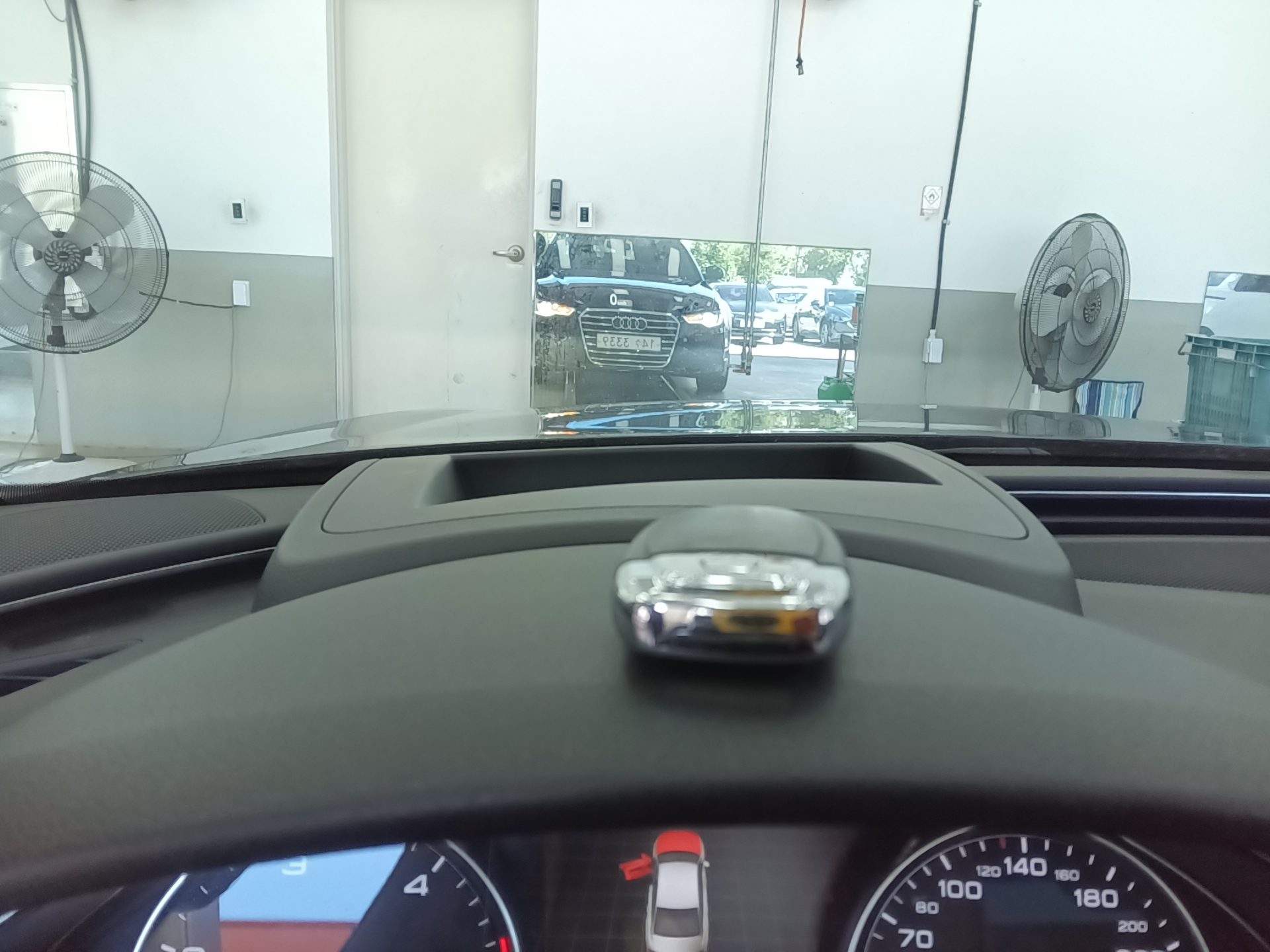 أودي إيه 6 (4Th Gen) 2.0 TDI Dynamic 2013
