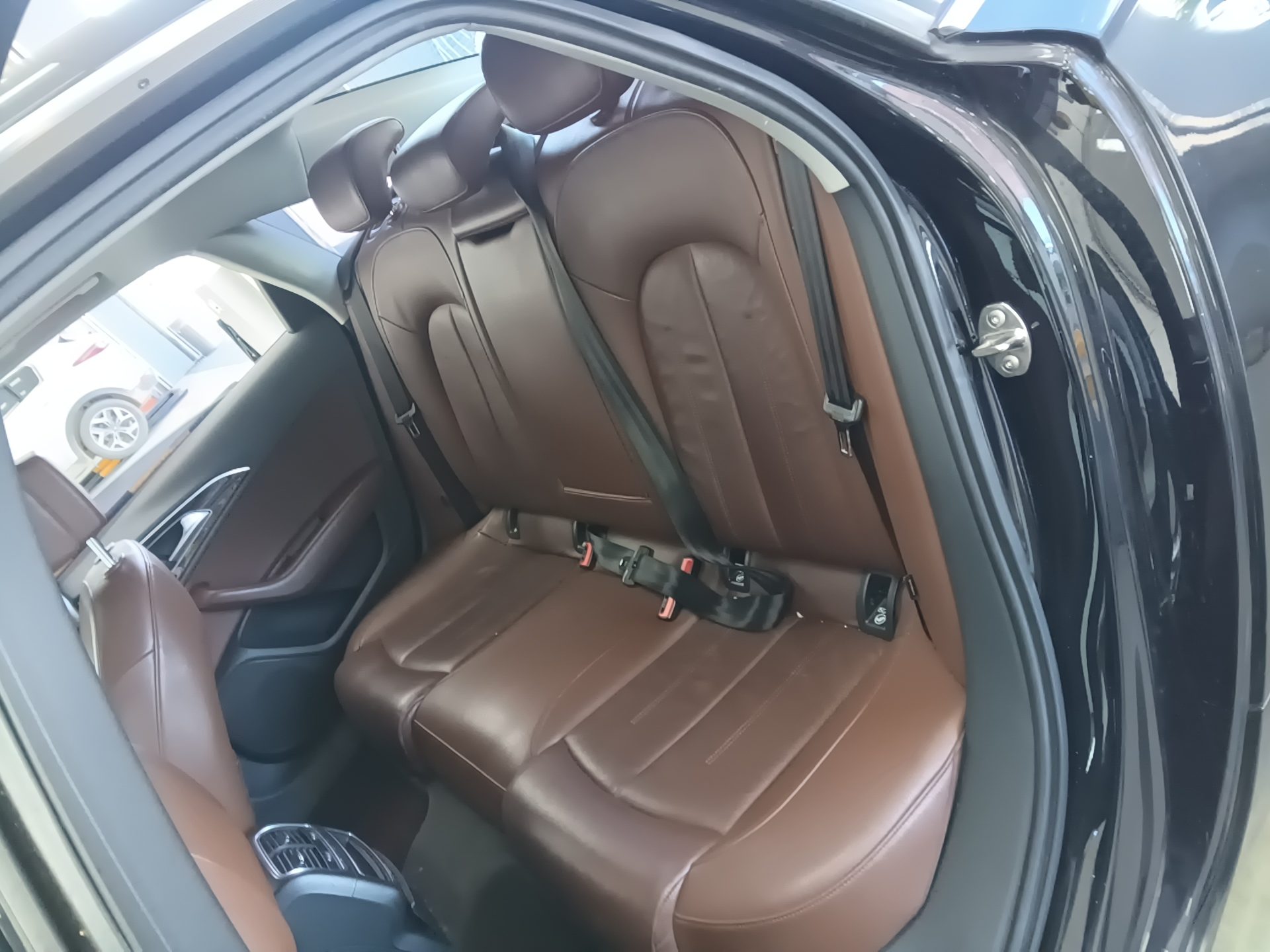 أودي إيه 6 (4Th Gen) 2.0 TDI Dynamic 2013