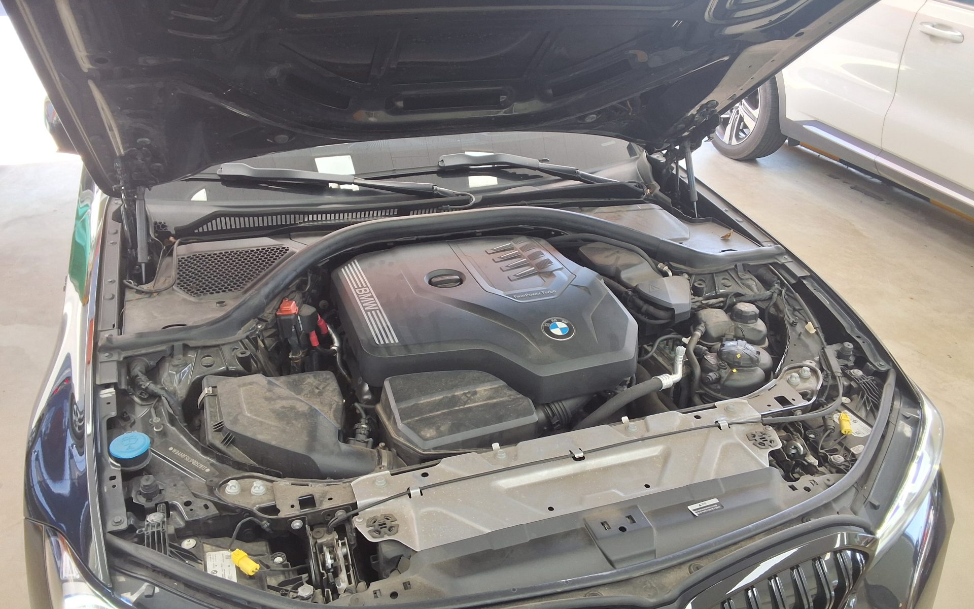 بي إم دبليو 3 Series (7Th Gen) 320I M Sport Pack 2023 SPORT