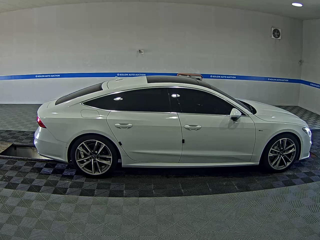 أودي إيه 7 (2Nd Gen) 55 Tfsi كواترو بريميوم 2020 بريميوم