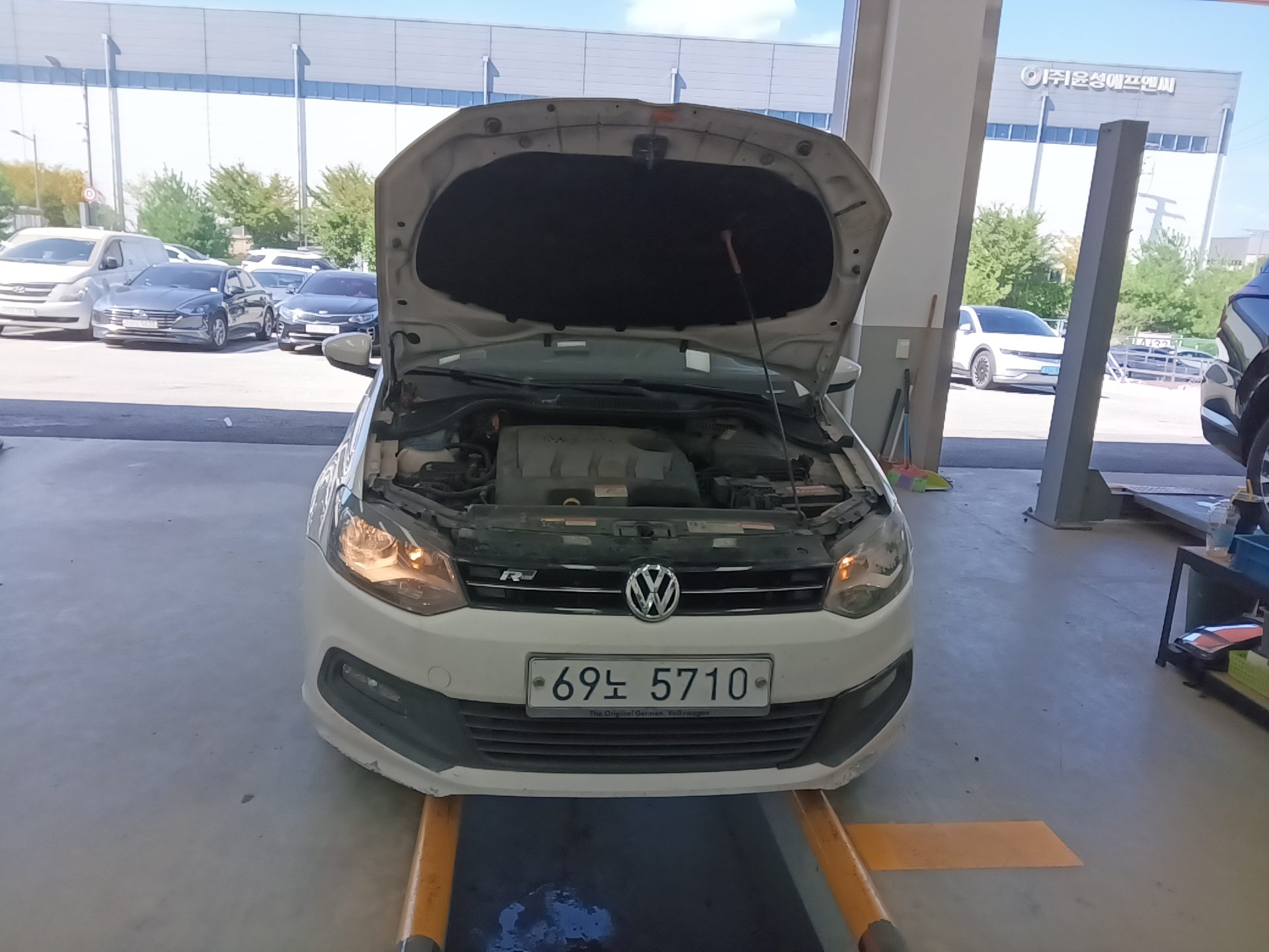 فولكس فاجن الجديد بولو (5Th Gen) 1.6 TDI R Line 2014 LINE