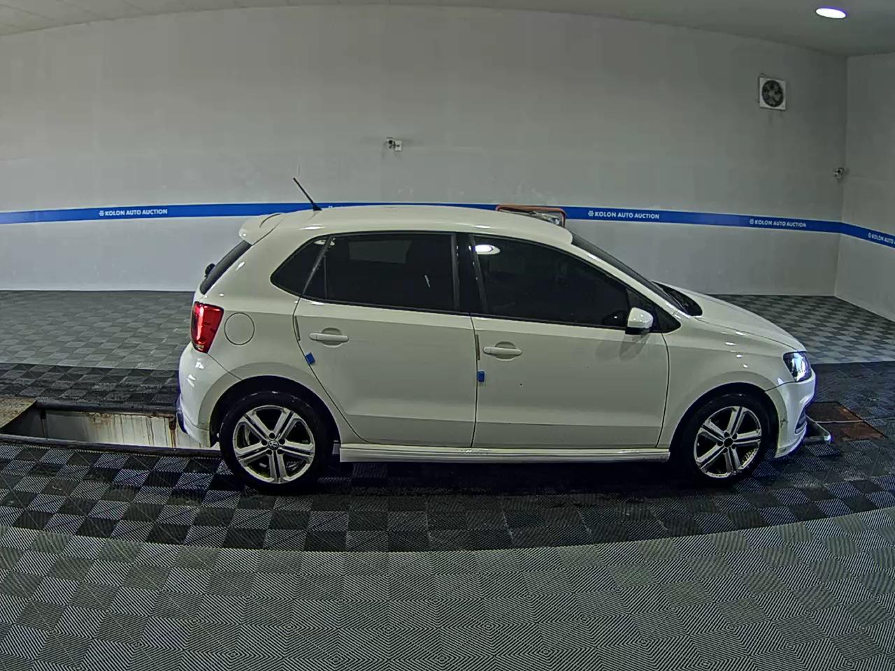 فولكس فاجن الجديد بولو (5Th Gen) 1.6 TDI R Line 2014 LINE