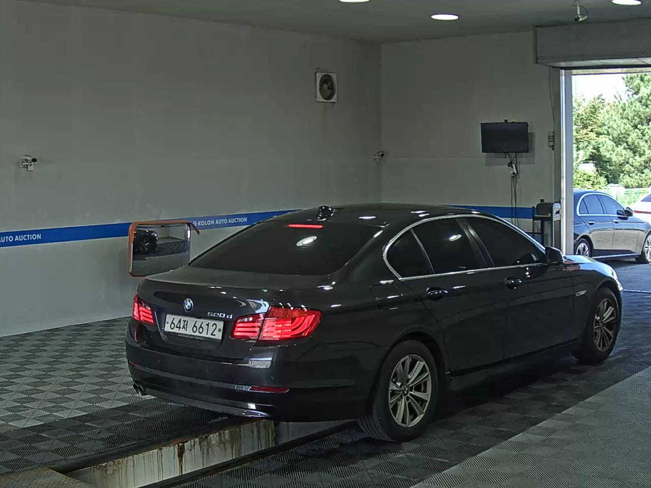 بي إم دبليو 5 Series (6Th Gen) 520D 2010 520d