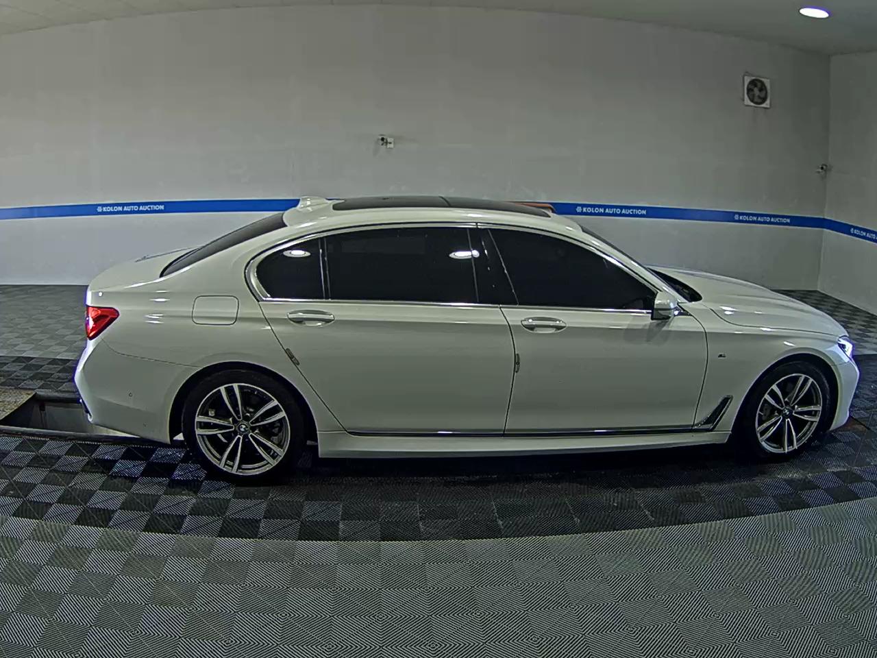 بي إم دبليو 7 Series (6Th Gen) 730Ld إكس درايف M Sport Pack 2018 SPORT