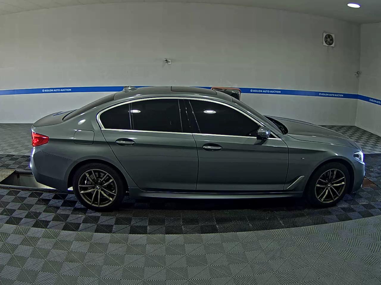 بي إم دبليو 5 Series (7Th Gen) 520D إكس درايف M Sport Pack بلس 2018 SPORT PLUS