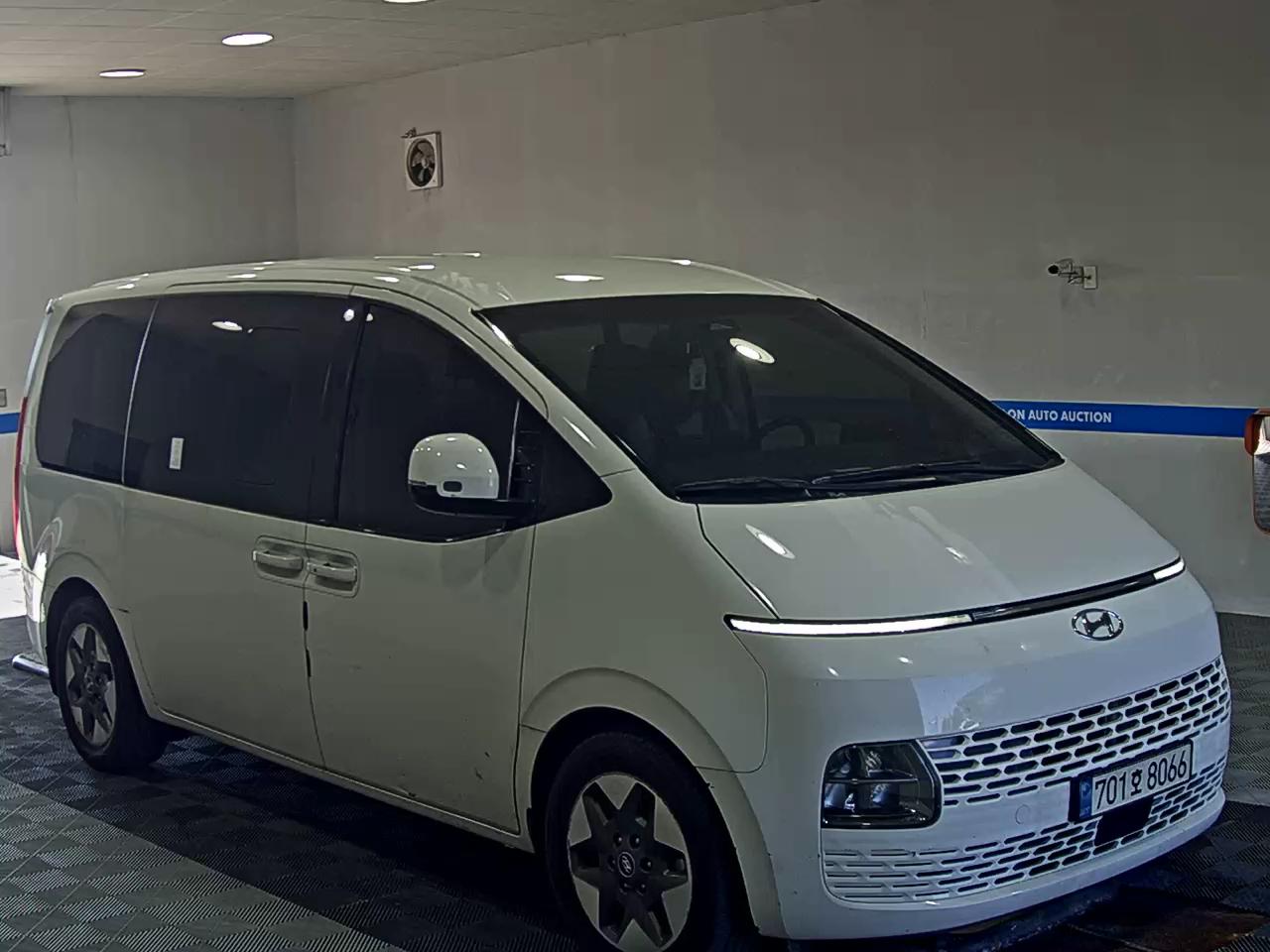 هيونداي ستاريا 2022 MODERN