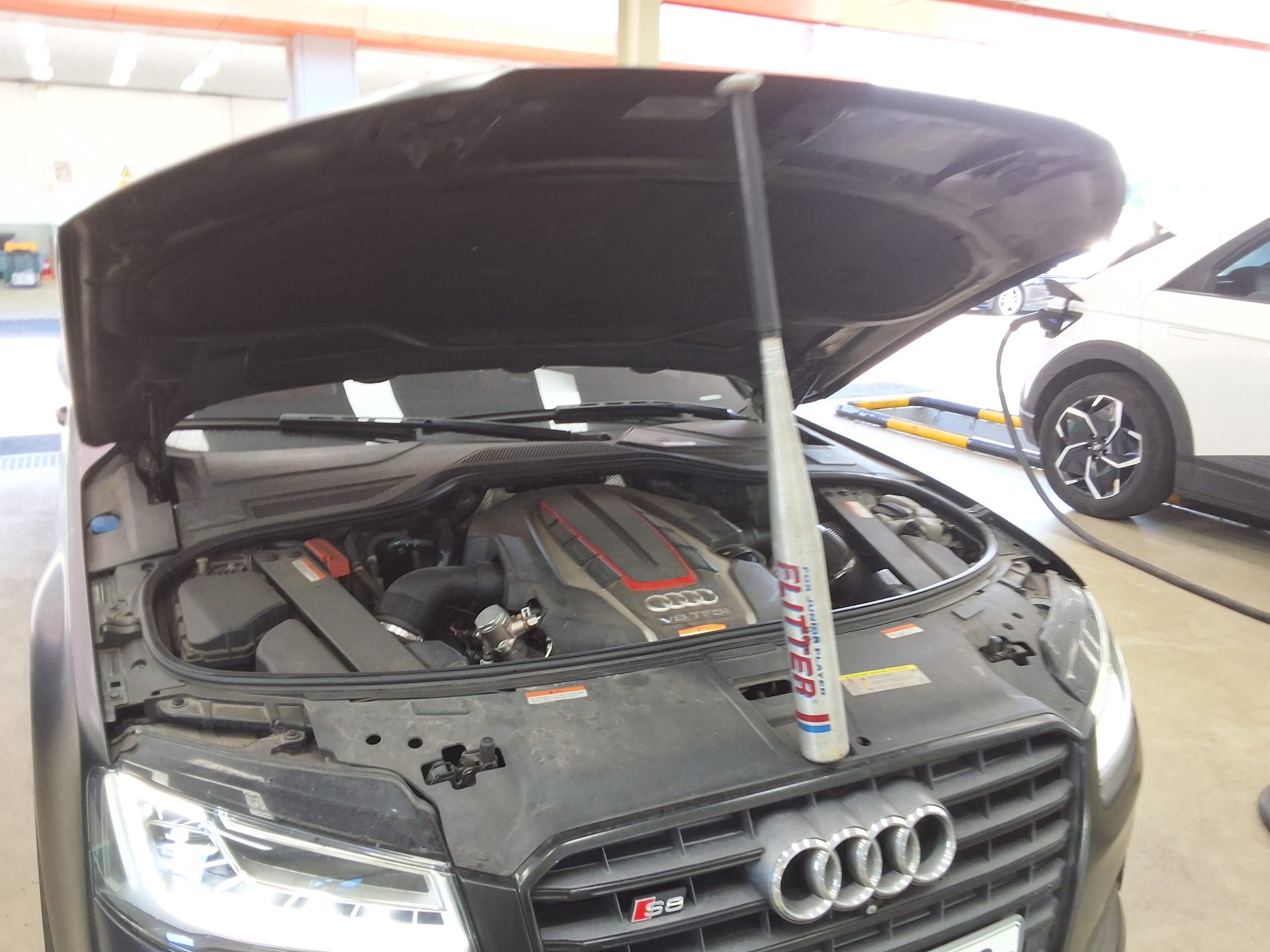أودي S8 (3Rd Gen) 4.0 Tfsi كواترو 2015