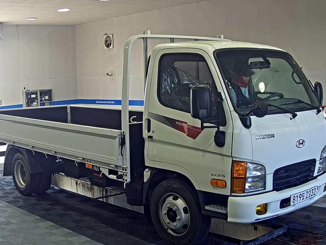 هيونداي الجديد كليا Mighty 2.5 طن Narrow Cab طويل Wheelbase منخفض Deck 2021 طويل المدى