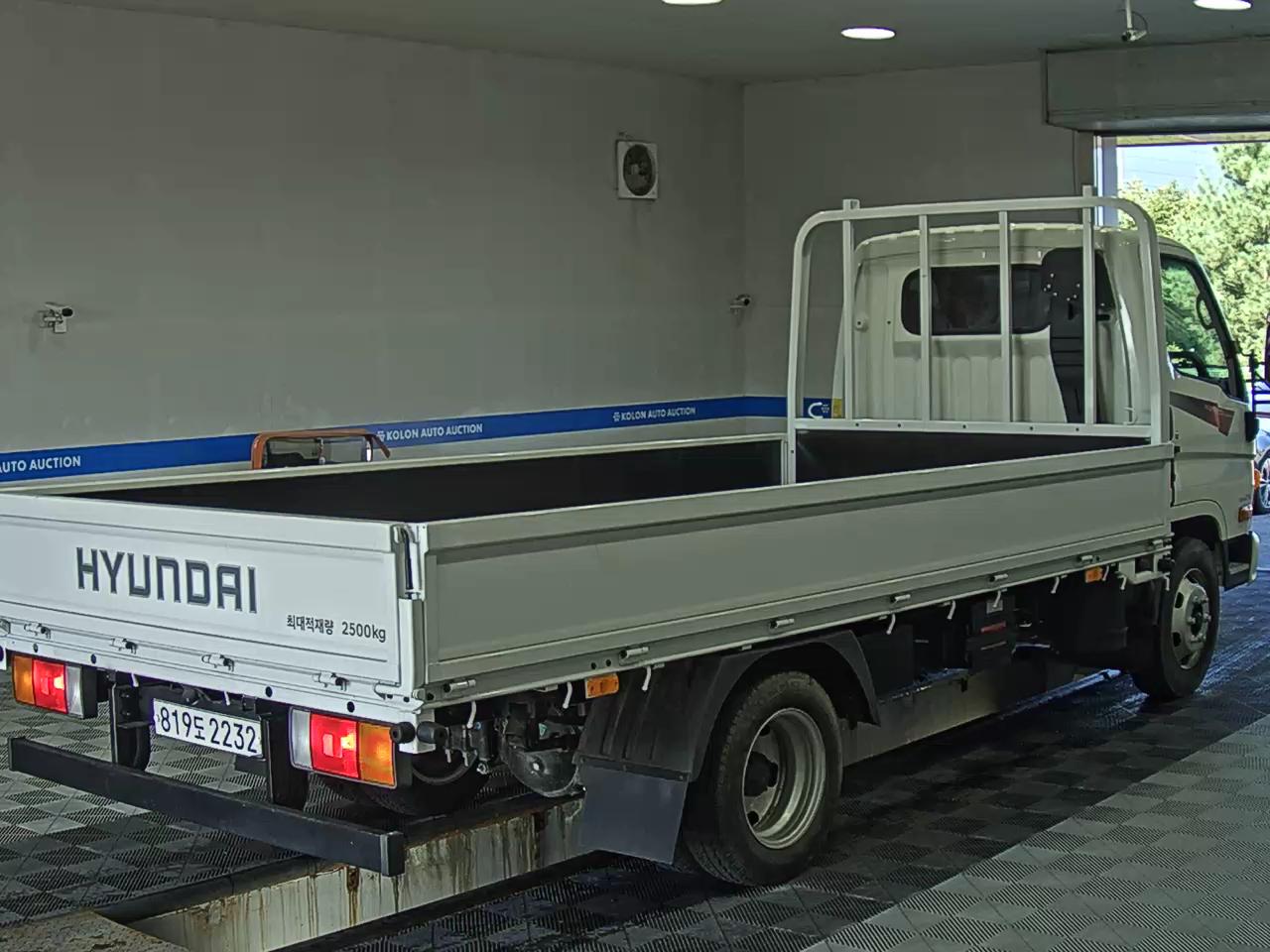 هيونداي الجديد كليا Mighty 2.5 طن Narrow Cab طويل Wheelbase منخفض Deck 2021 طويل المدى