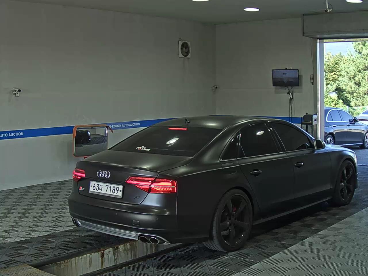 أودي S8 (3Rd Gen) 4.0 Tfsi كواترو 2015