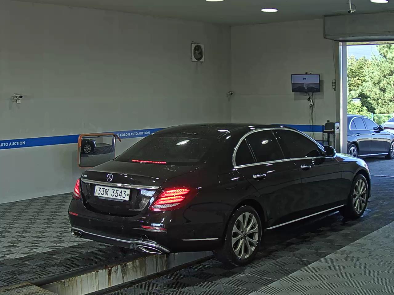 مرسيدس بنز E Class (5Th Gen) E300 إكسكلوسيف 2019 إكسكلوسيف