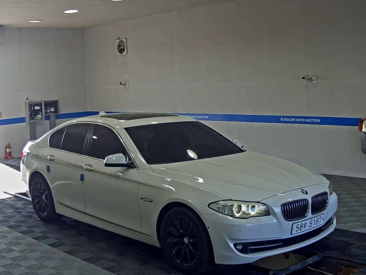 بي إم دبليو 5 Series (6Th Gen) 528I 2012 528i