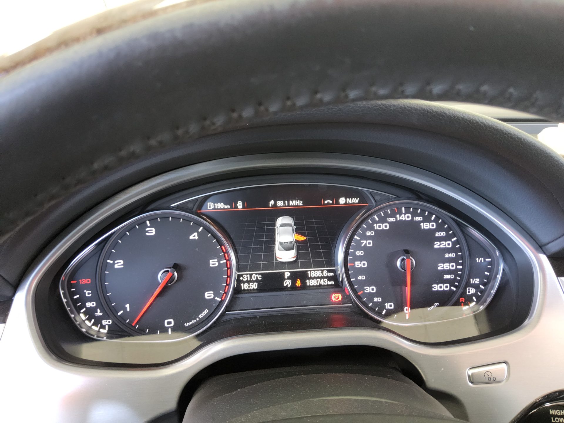 أودي إيه 8 (3Rd Gen) 4.2 TDI كواترو Lwb 5 Seat 2014