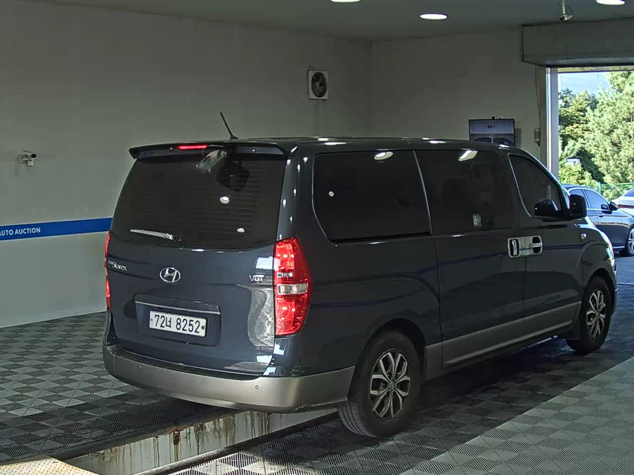 هيونداي جراند ستاركس 12 Seater ديزل مودرن سبيشل 2017 MODERN SPECIAL