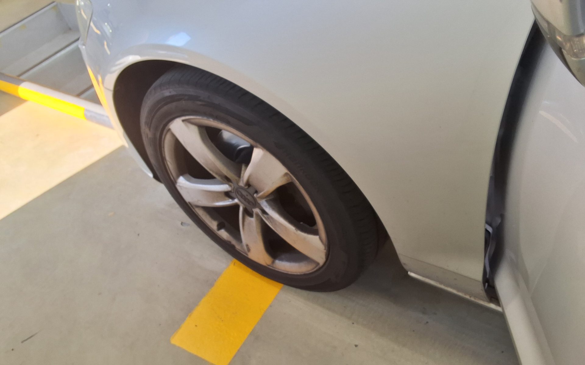 أودي إيه 6 (4Th Gen) 2.0 TDI Dynamic 2013