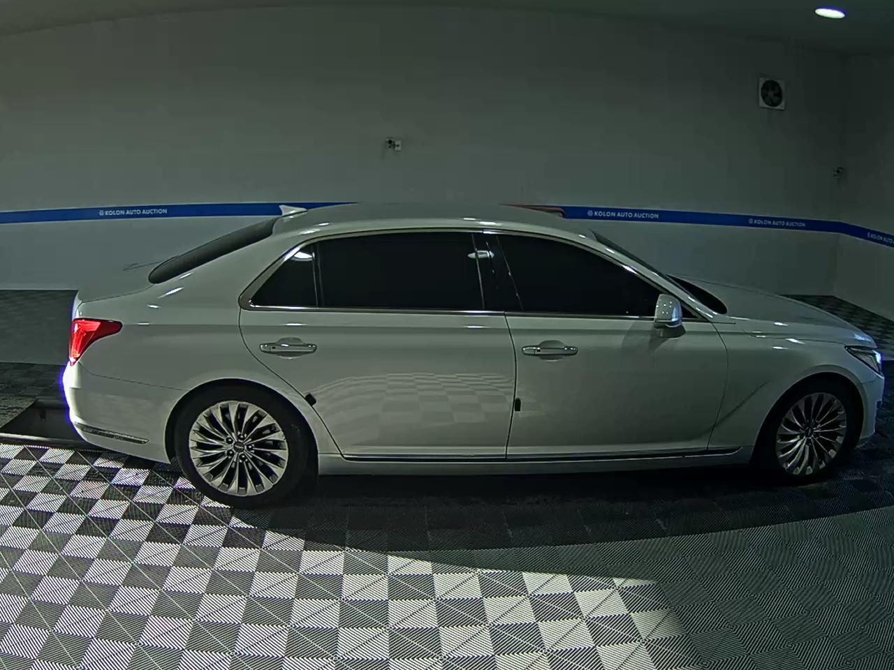 جينيسيس Eq900 3.3 تيربو دفع كلي بريميوم لكجري 2018 TURBO دفع رباعي بريميوم فاخر