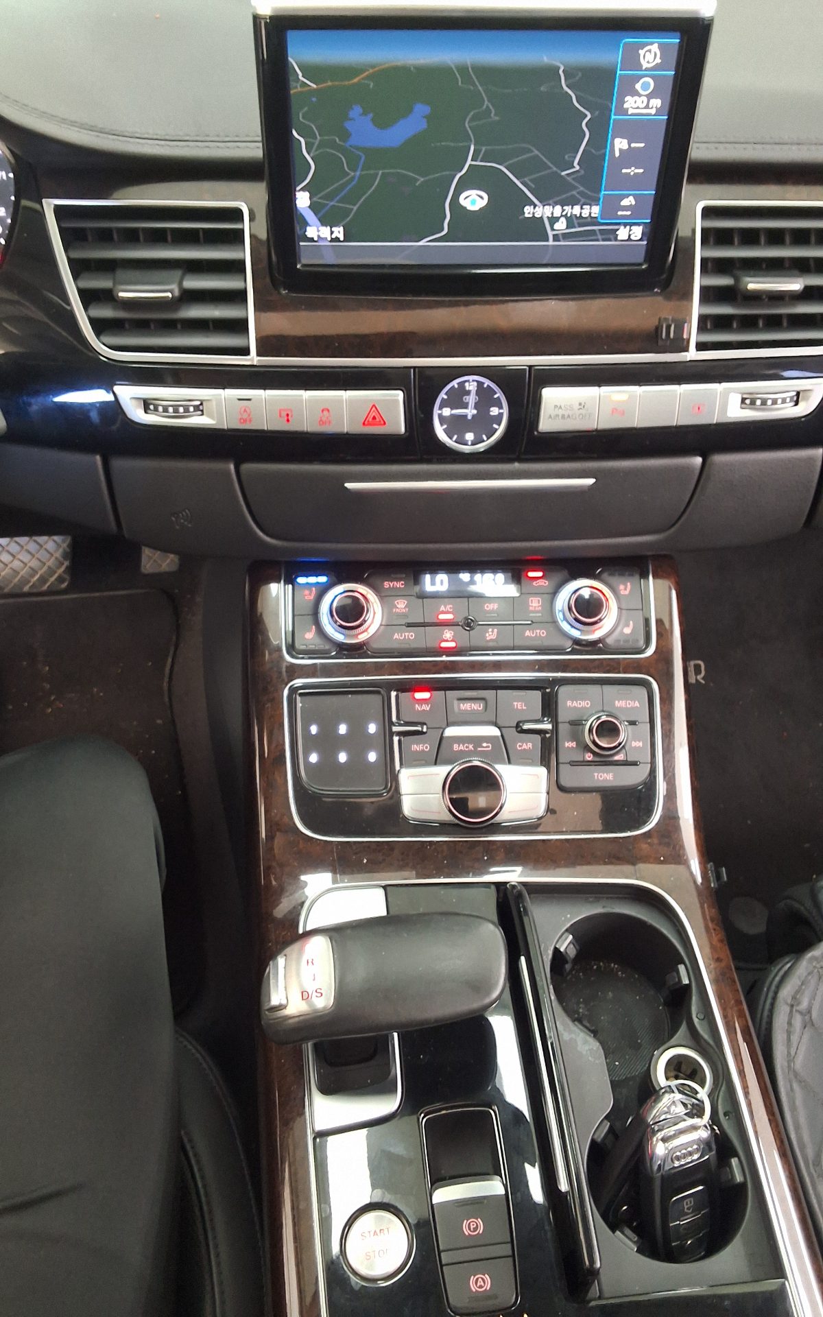 أودي إيه 8 (3Rd Gen) 50 Tfsi كواترو Lwb 2015