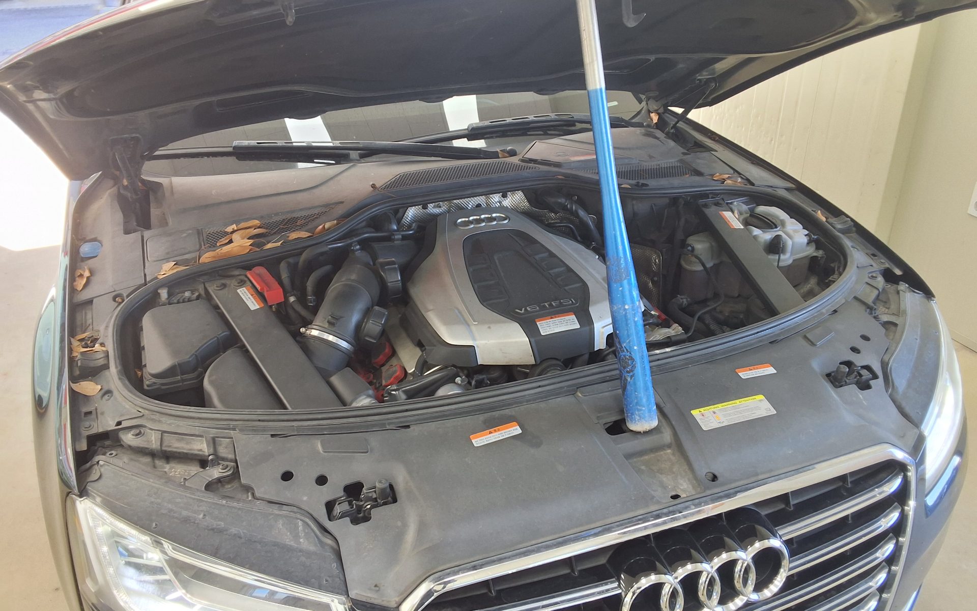 أودي إيه 8 (3Rd Gen) 50 Tfsi كواترو Lwb 2015