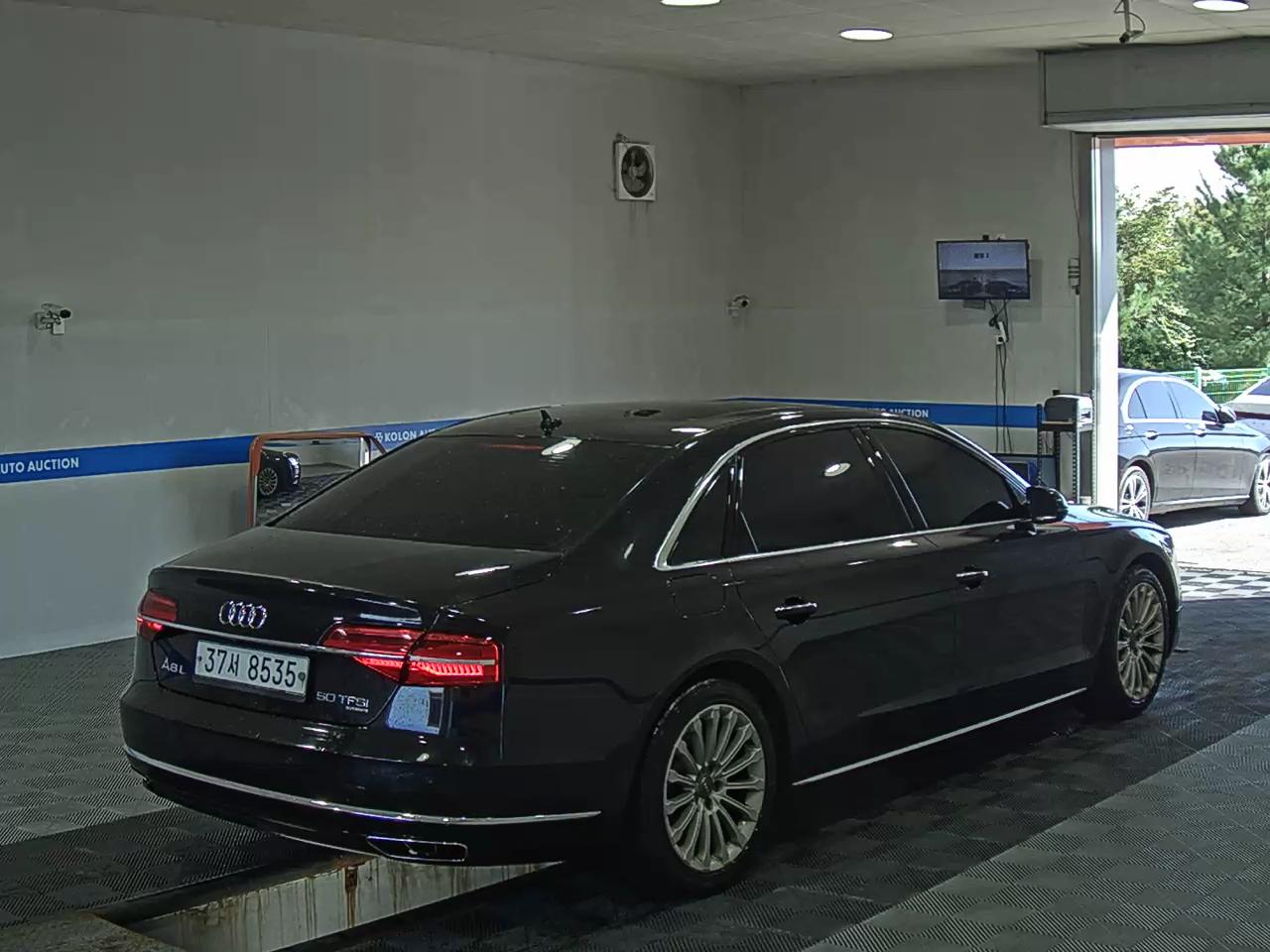 أودي إيه 8 (3Rd Gen) 50 Tfsi كواترو Lwb 2015