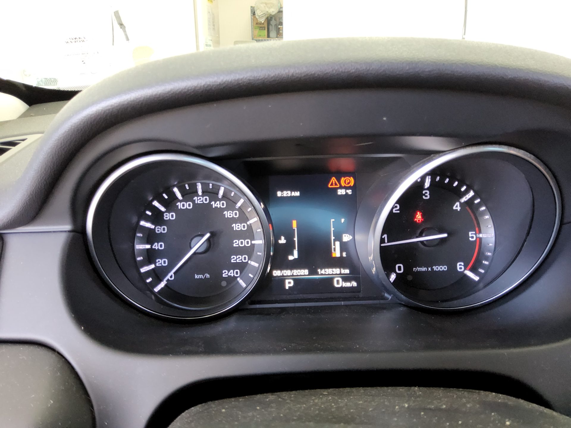 لاند روفر Rover Discovery Sport 2.0 Td4 Hse لكجري 2016 SPORT فاخر