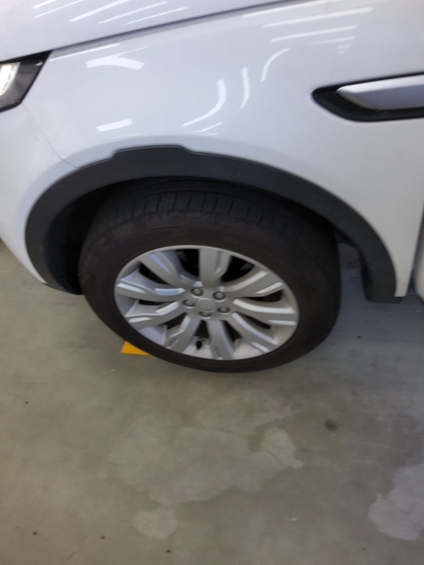 لاند روفر Rover Discovery Sport 2.0 Td4 Hse لكجري 2016 SPORT فاخر
