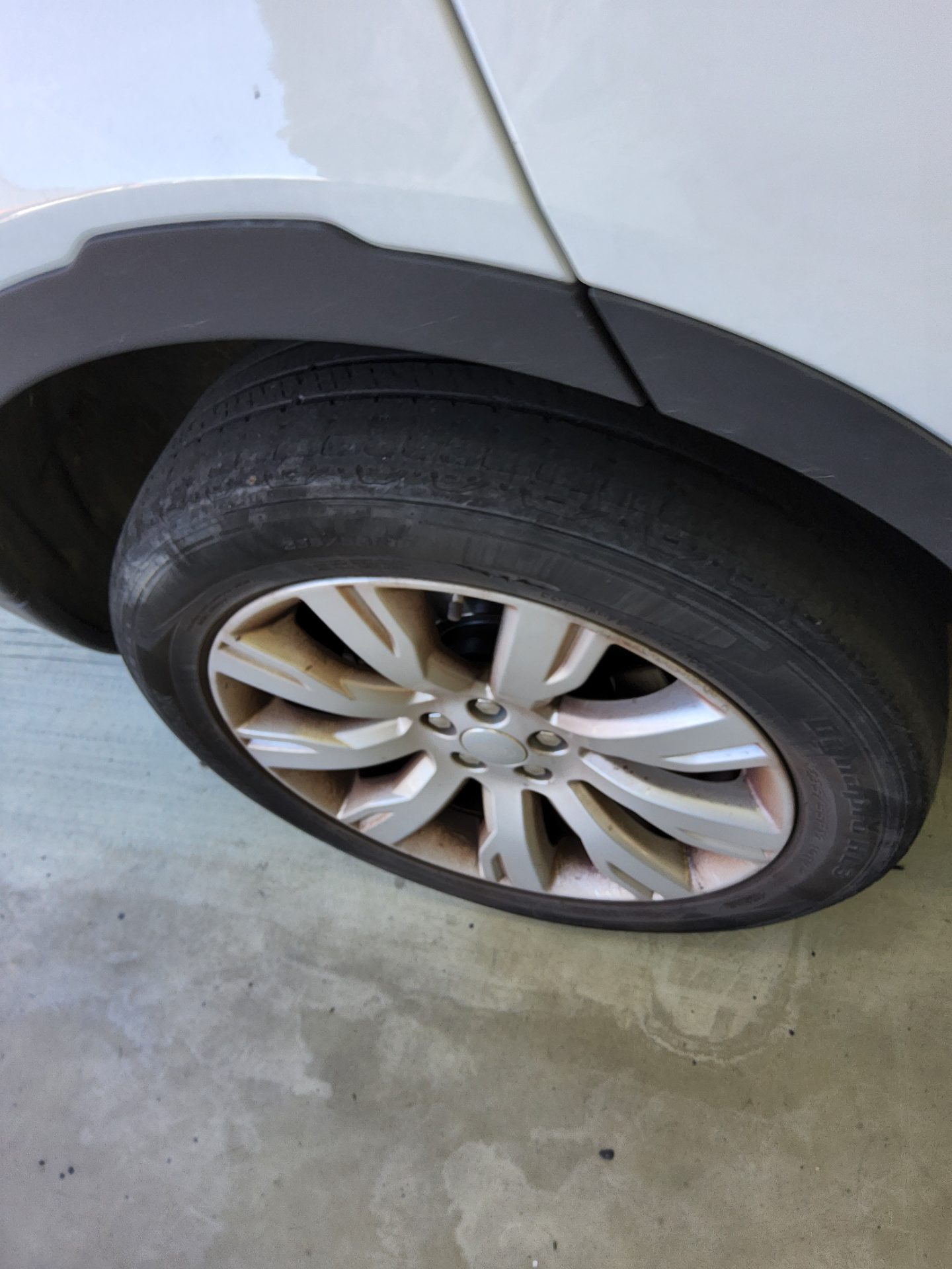 لاند روفر Rover Discovery Sport 2.0 Td4 Hse لكجري 2016 SPORT فاخر