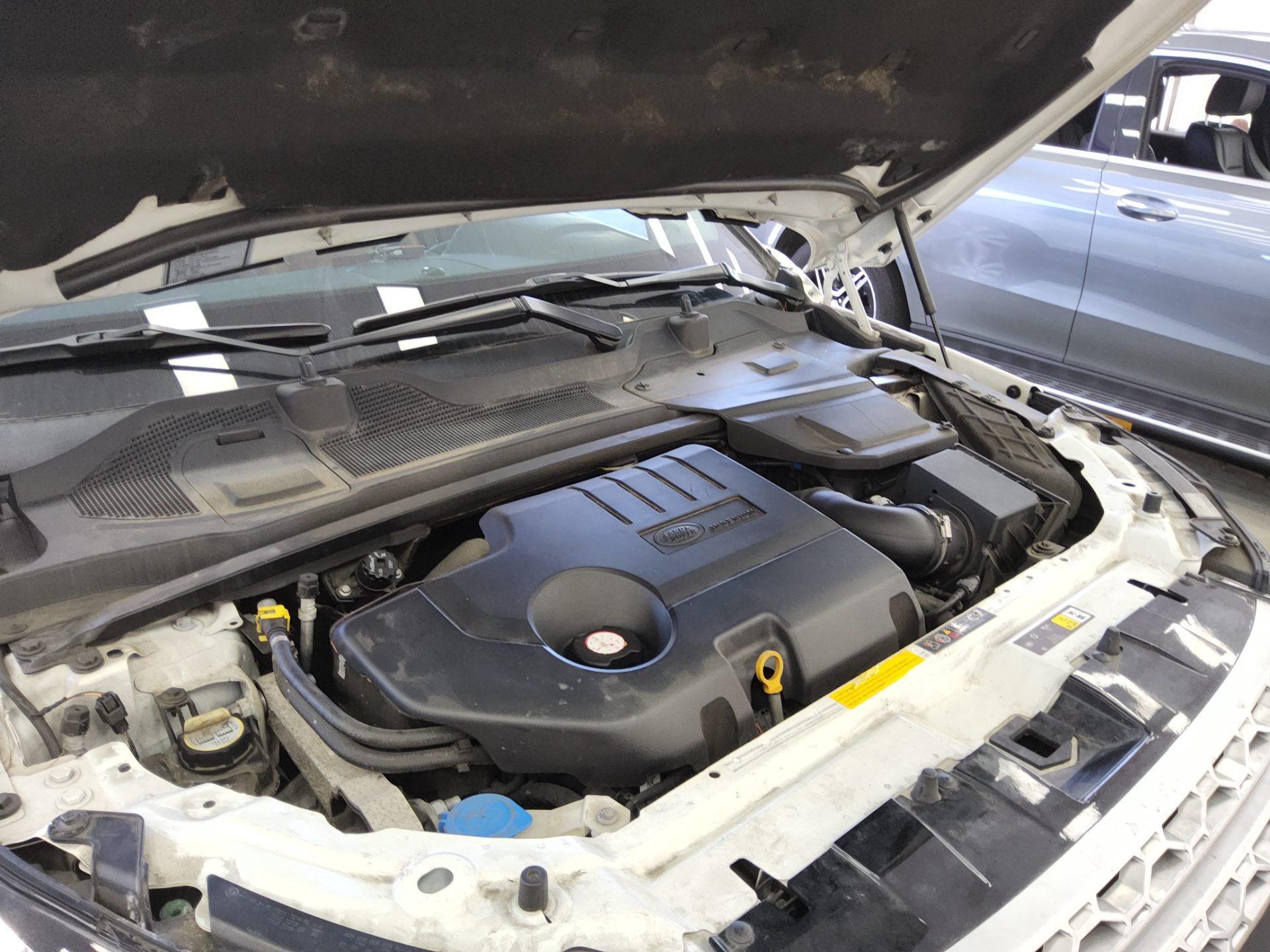 لاند روفر Rover Discovery Sport 2.0 Td4 Hse لكجري 2016 SPORT فاخر