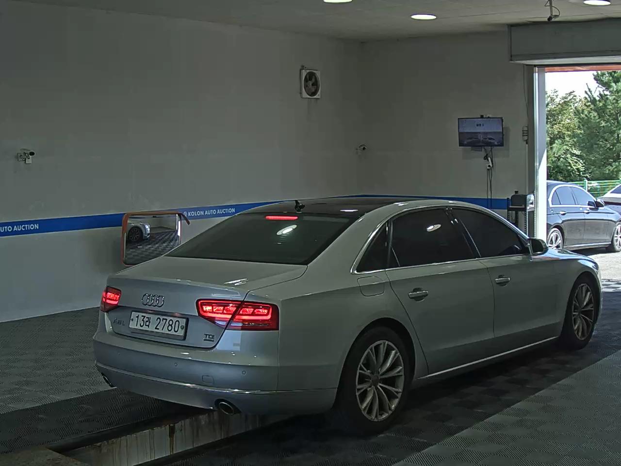 أودي إيه 8 (3Rd Gen) 3.0 TDI كواترو Lwb 2012