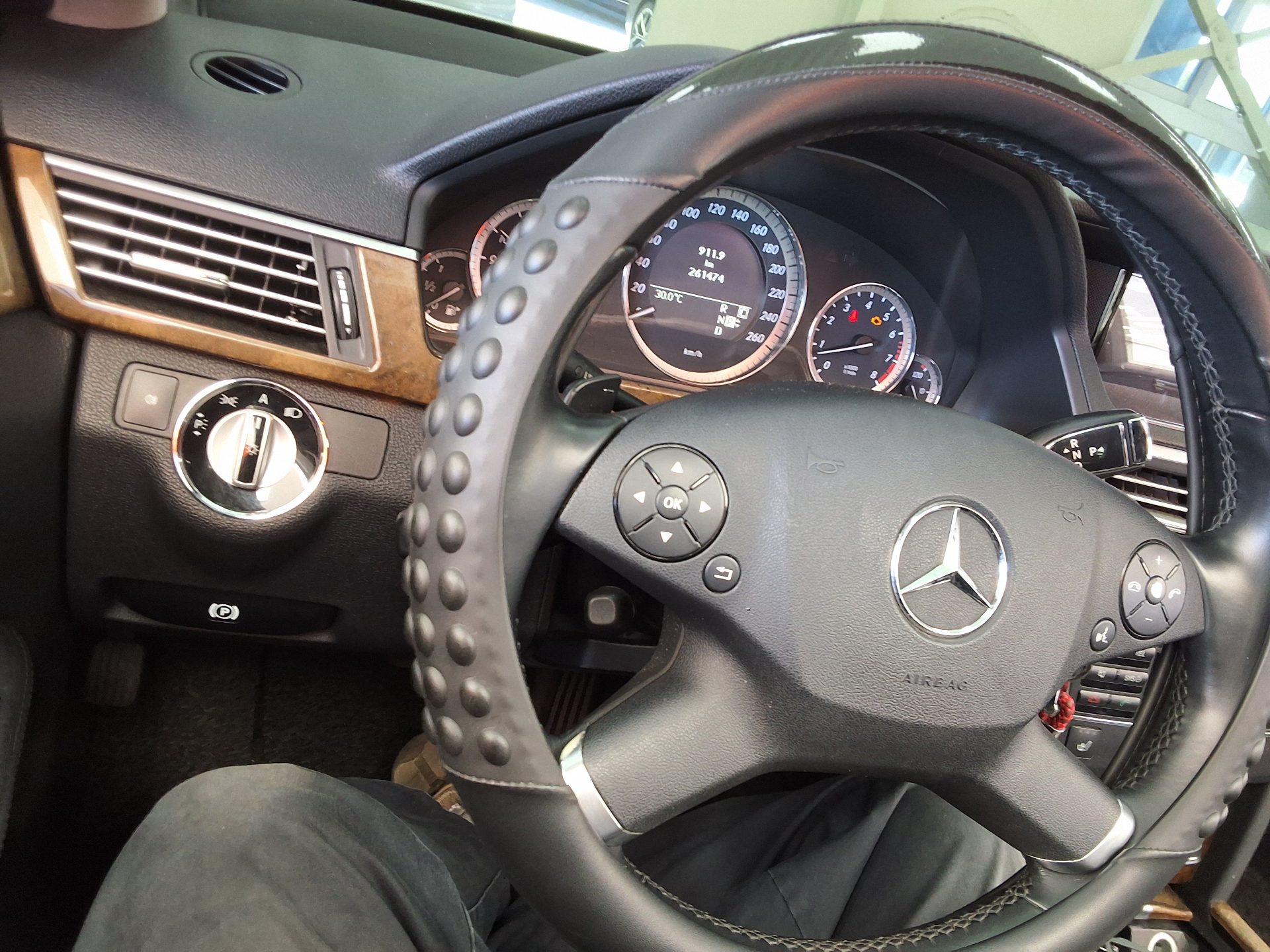 مرسيدس بنز E Class (4Th Gen) E300 Elegance 2010 E300