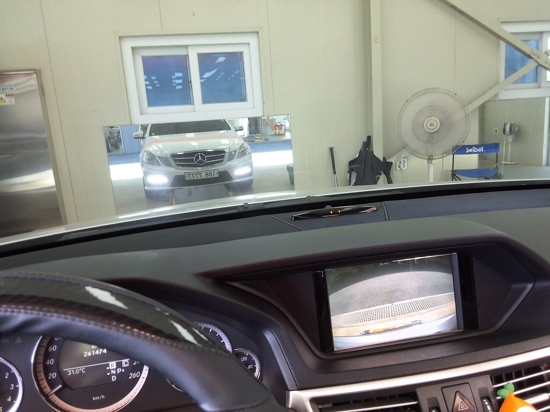 مرسيدس بنز E Class (4Th Gen) E300 Elegance 2010 E300
