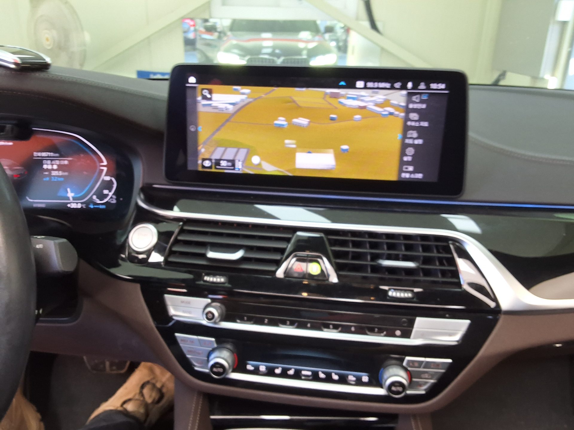 بي إم دبليو 5 Series (7Th Gen) 530E M Sport Pack 2022 SPORT