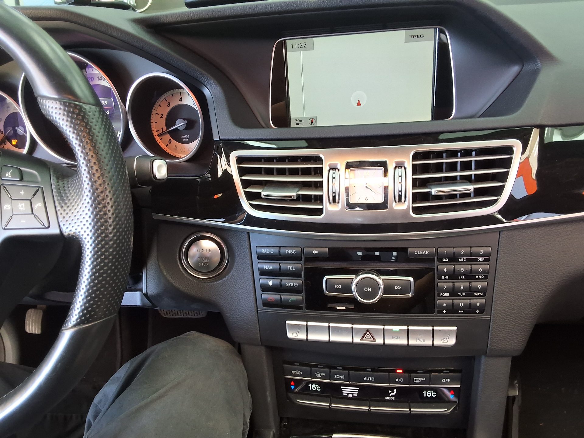 مرسيدس بنز E Class (4Th Gen) E300 فورماتيك Avantgarde 2015 4MATIC