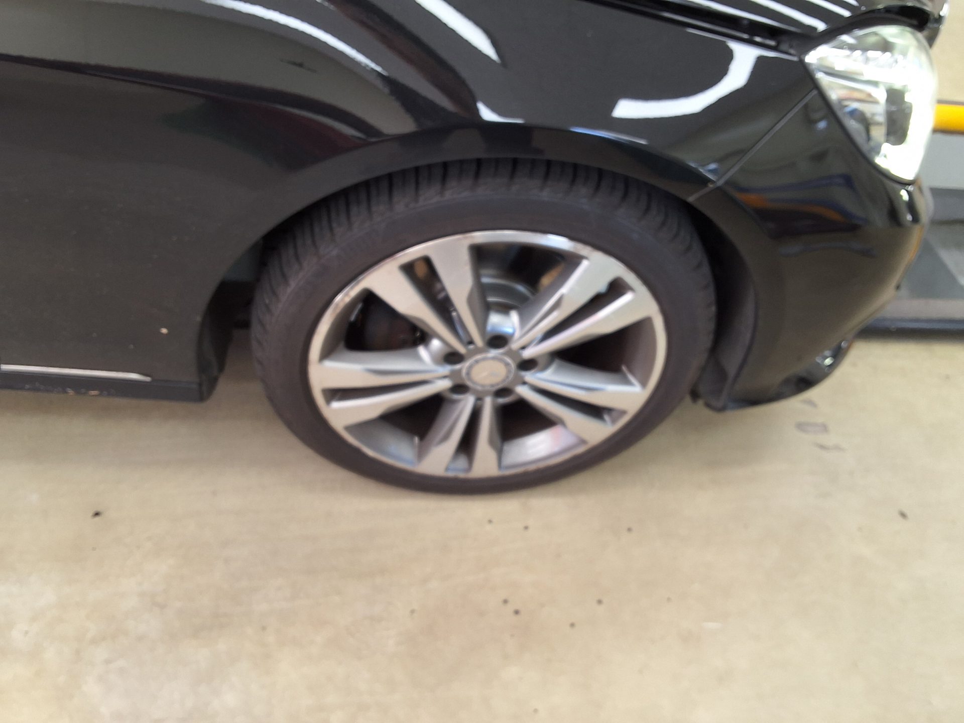 مرسيدس بنز E Class (4Th Gen) E300 فورماتيك Avantgarde 2015 4MATIC