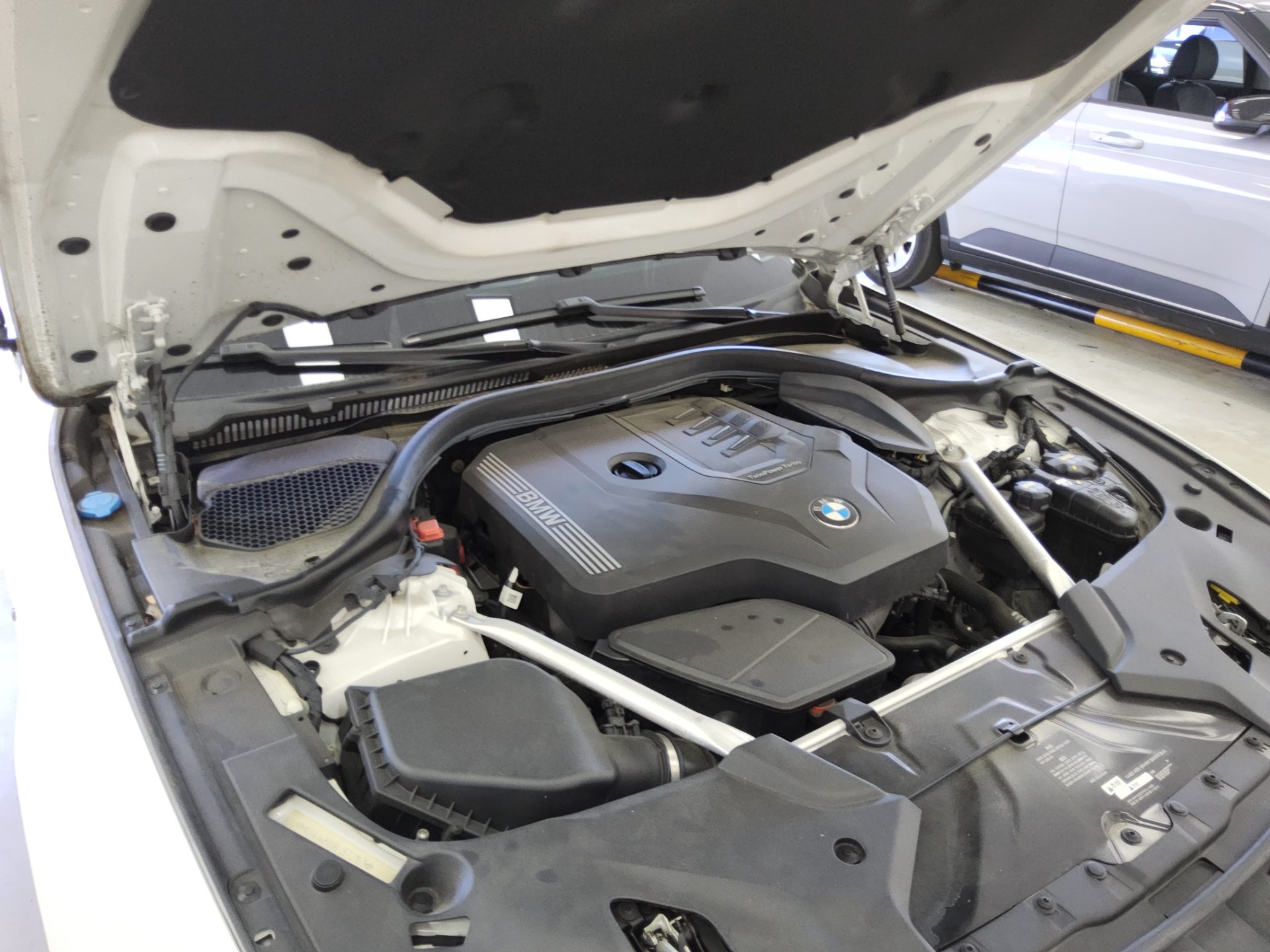 بي إم دبليو 5 Series (7Th Gen) 520I M Sport Pack 2020 SPORT
