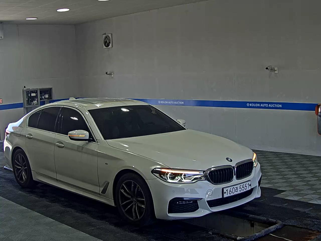 بي إم دبليو 5 Series (7Th Gen) 520I M Sport Pack 2020 SPORT