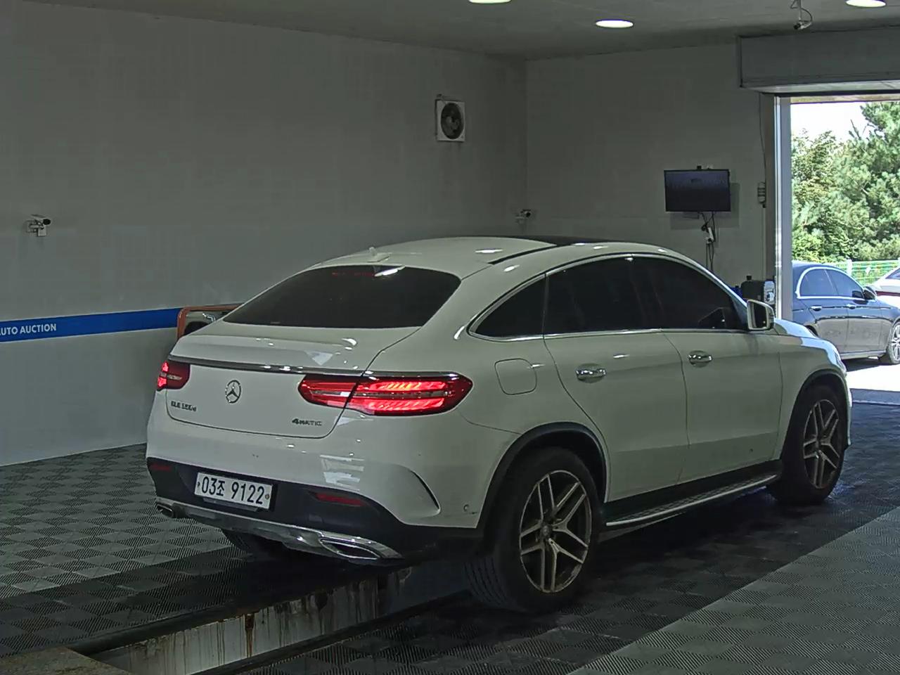 مرسيدس بنز جي إل إي Class (3Rd Gen) جي إل إي 350D فورماتيك كوبيه 2017 4MATIC