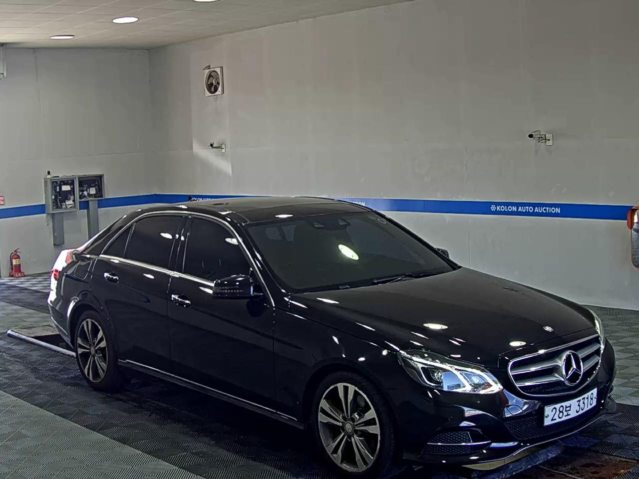 مرسيدس بنز E Class (4Th Gen) E300 فورماتيك Avantgarde 2015 4MATIC