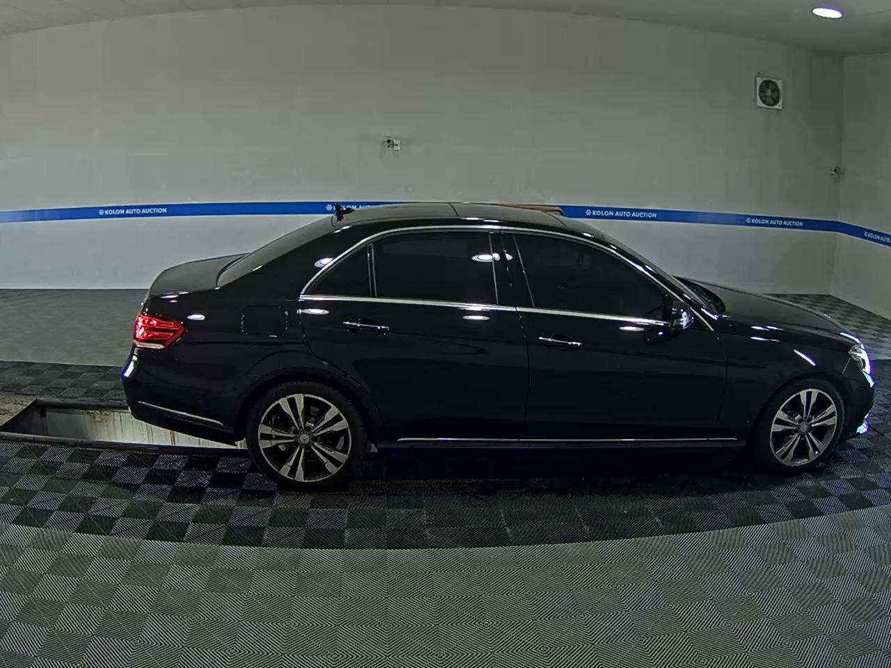 مرسيدس بنز E Class (4Th Gen) E300 فورماتيك Avantgarde 2015 4MATIC