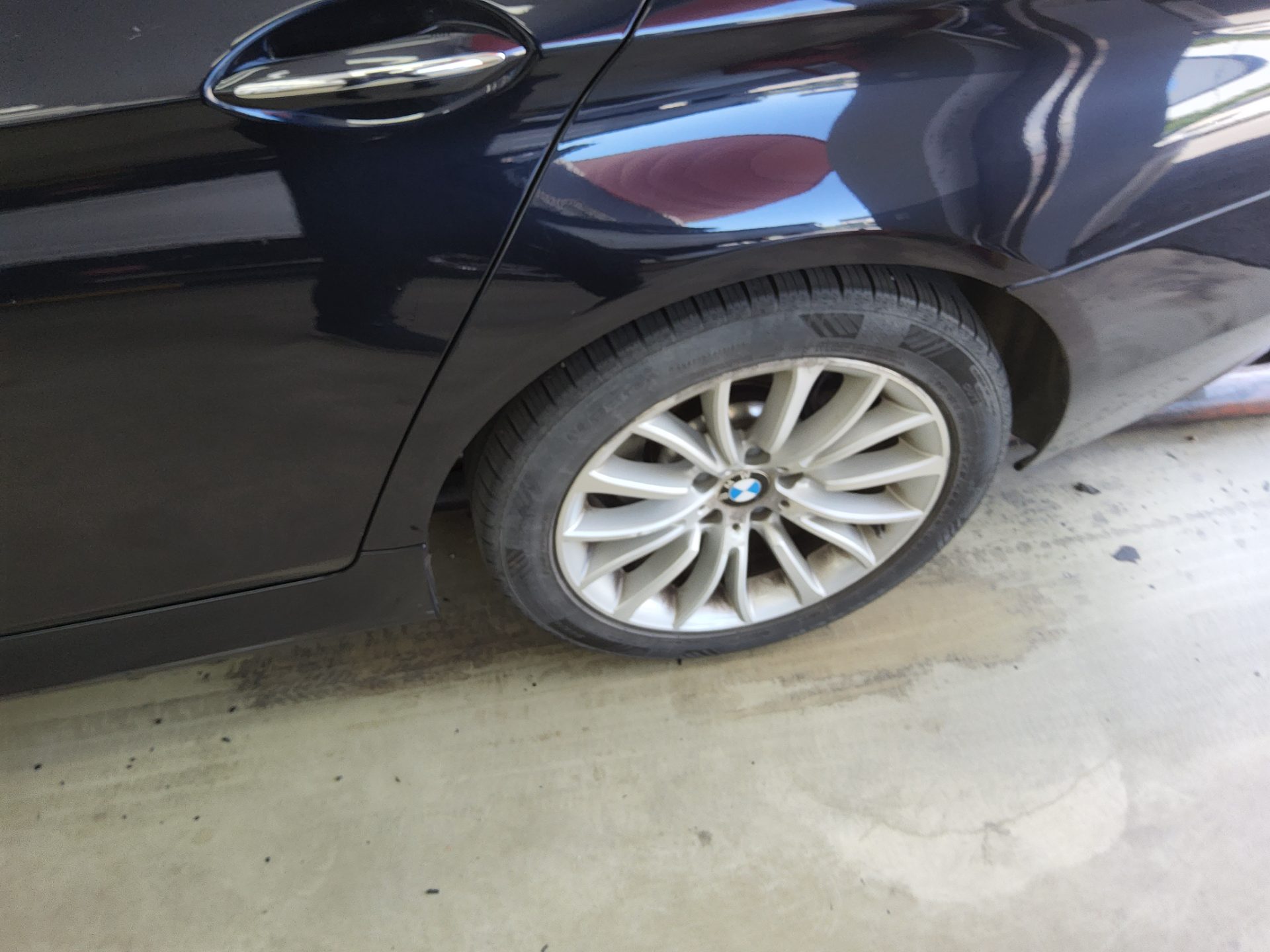 بي إم دبليو 5 Series (6Th Gen) 520D إكس درايف M Aerodynamic Pro 2016 520d