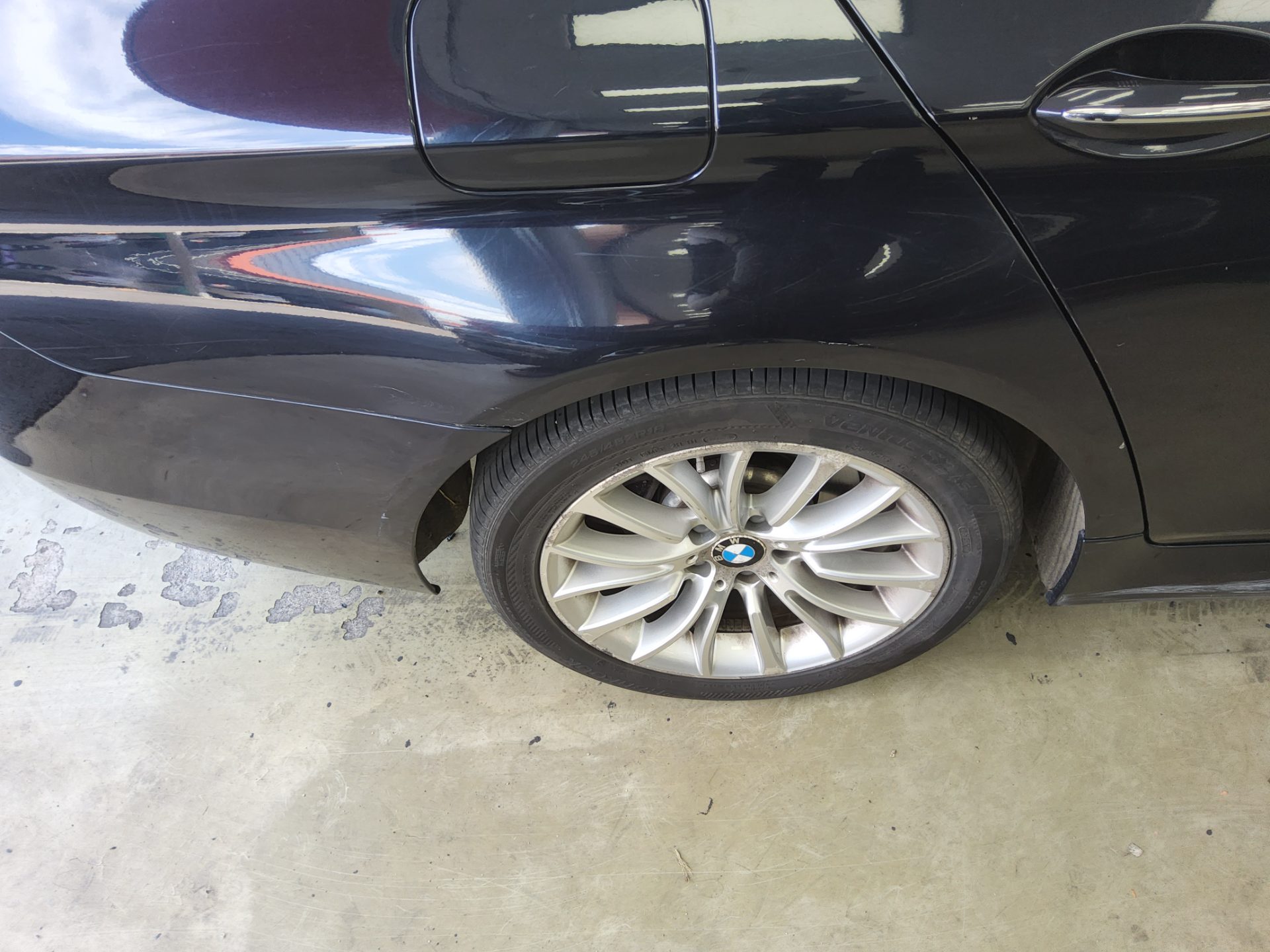 بي إم دبليو 5 Series (6Th Gen) 520D إكس درايف M Aerodynamic Pro 2016 520d