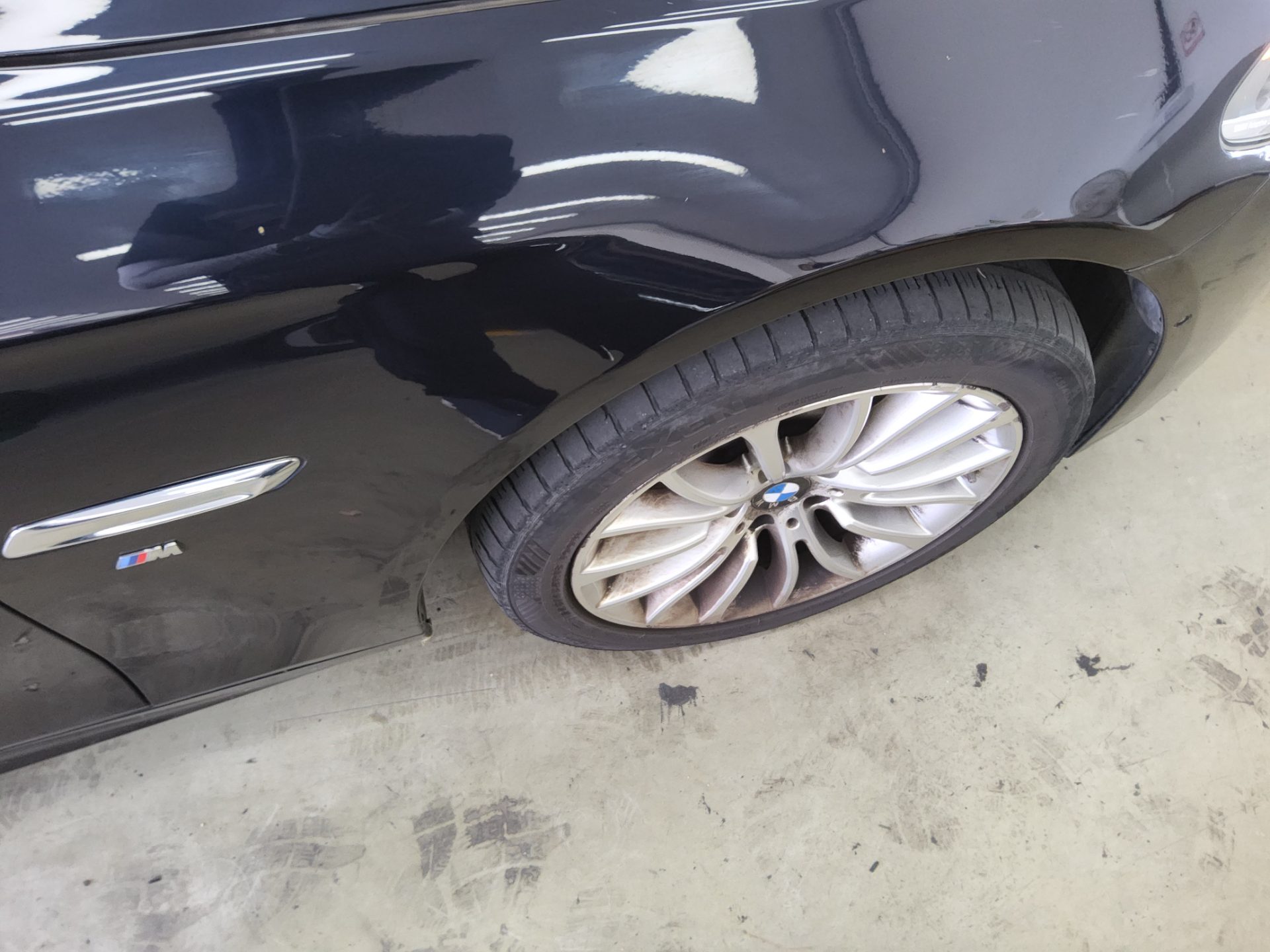 بي إم دبليو 5 Series (6Th Gen) 520D إكس درايف M Aerodynamic Pro 2016 520d