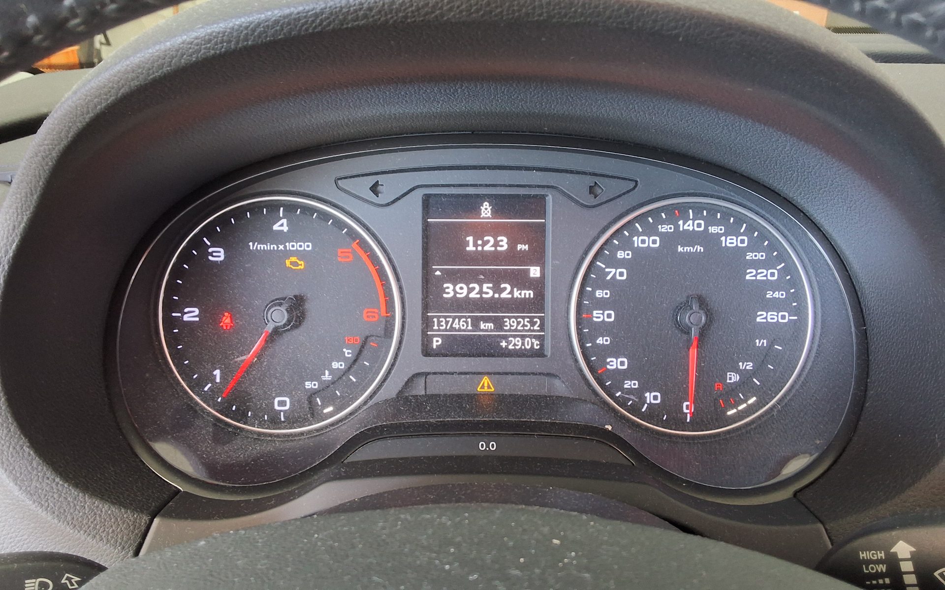 أودي إيه 3 (3Rd Gen) 25 TDI Dynamic 2015