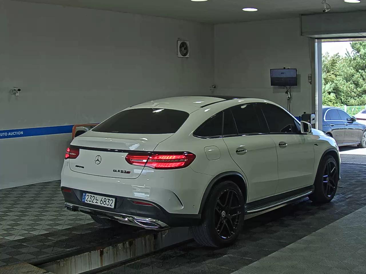 مرسيدس بنز جي إل إي Class (3Rd Gen) جي إل إي 350D فورماتيك كوبيه 2017 4MATIC